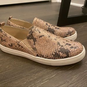 NWOT Fergalicious Faux snakeskin Sneakers